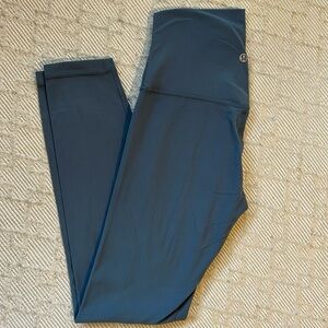 Lululemon size 4 blue align pants